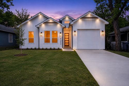 4323 Metropolitan Ave, Dallas, TX, 75210-1126 | Card Image