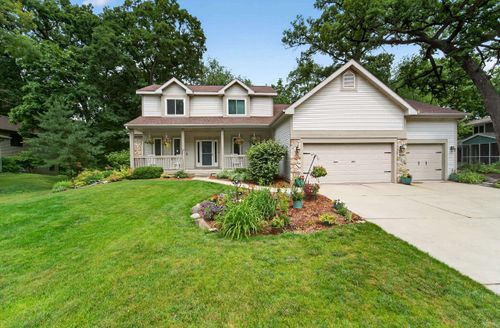 909 Timber Ridge Dr, Oregon, WI, 53575-3217 | Card Image