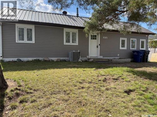 804 6 St W, Nipawin, SK, S0E1E0 | Card Image