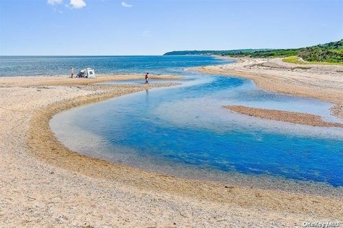 1685 Peconic Ln, Peconic, NY, 11958-1413 | Card Image