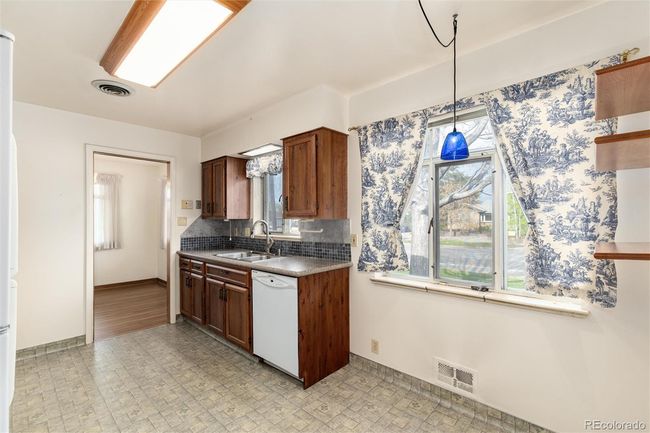 5582 E Colorado Ave, House other with 4 bedrooms, 3 bathrooms and 2 parking in Denver CO | Image 13