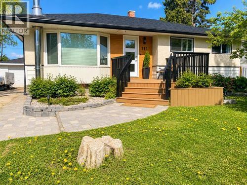 111 Willow Drive, Hinton, AB, T7V1E5 | Card Image