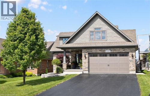 112 Ruby'S Cres, Mount Forest, ON, N0G2L2 | Card Image