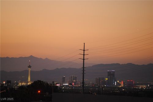 10525 Mission Lakes Ave, Las Vegas, NV, 89134-5222 | Card Image