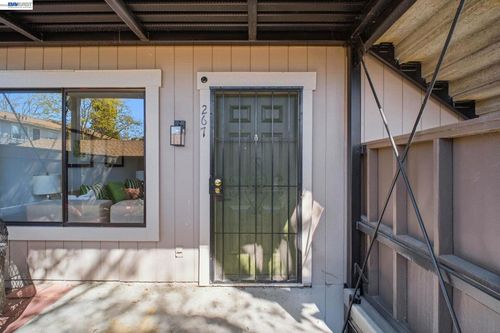 267 Famoso Plz, Union City, CA, 94587-3747 | Card Image