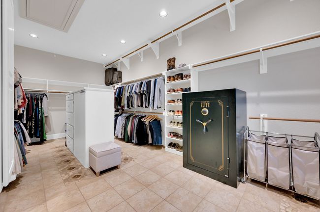 Have you seen a primary closet this big? | Image 23