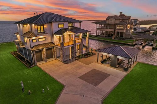 1 Water Ky, Hitchcock, TX, 77563-4241 | Card Image