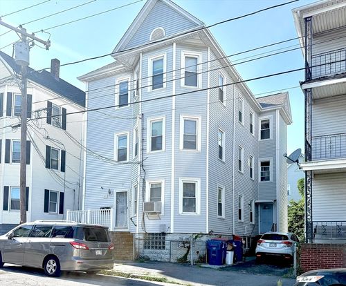 87 Hathaway St, New Bedford, MA, 02746-4427 | Card Image