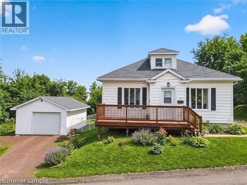122 Hillview Ave, Riverview, NB, E1B1M2 | Card Image