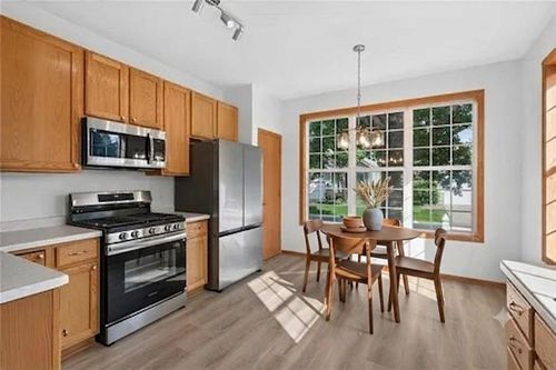 442 Meadowood Ln, Burnsville, MN, 55337-6841 | Card Image