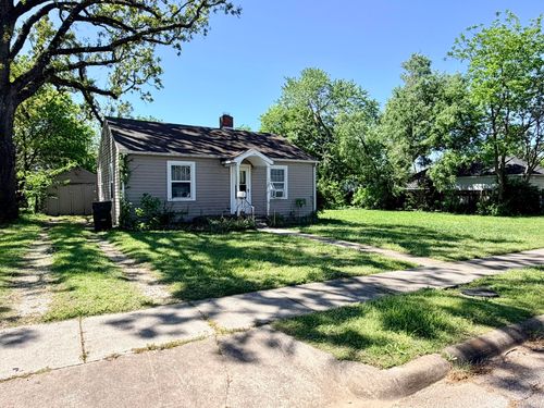 112 E Anderson St, Aurora, MO, 65605-2271 | Card Image