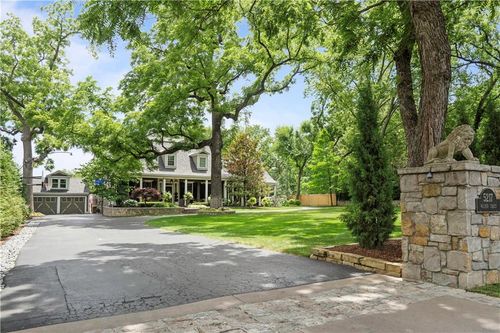 5217 Walmer St, Mission, KS, 66202-1611 | Card Image