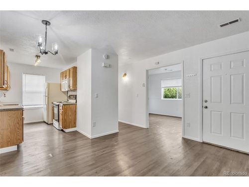 102-2277 S Buckley Rd, Aurora, CO, 80013-5829 | Card Image
