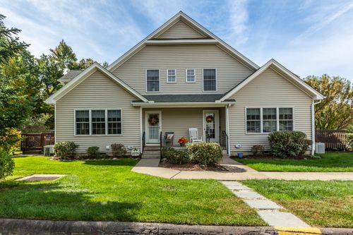 b-7 Reggie Way, Broad Brook, CT, 06016-1722 | Card Image