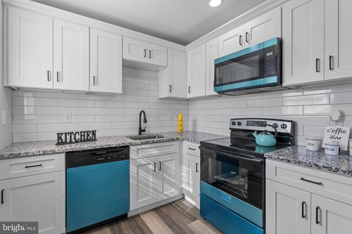 215 Sykes Rd, NEW CASTLE, DE, 19720-1813 | Card Image