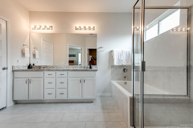 525 Amber Crk, House other with 3 bedrooms, 2 bathrooms and null parking in Cibolo TX | Image 20