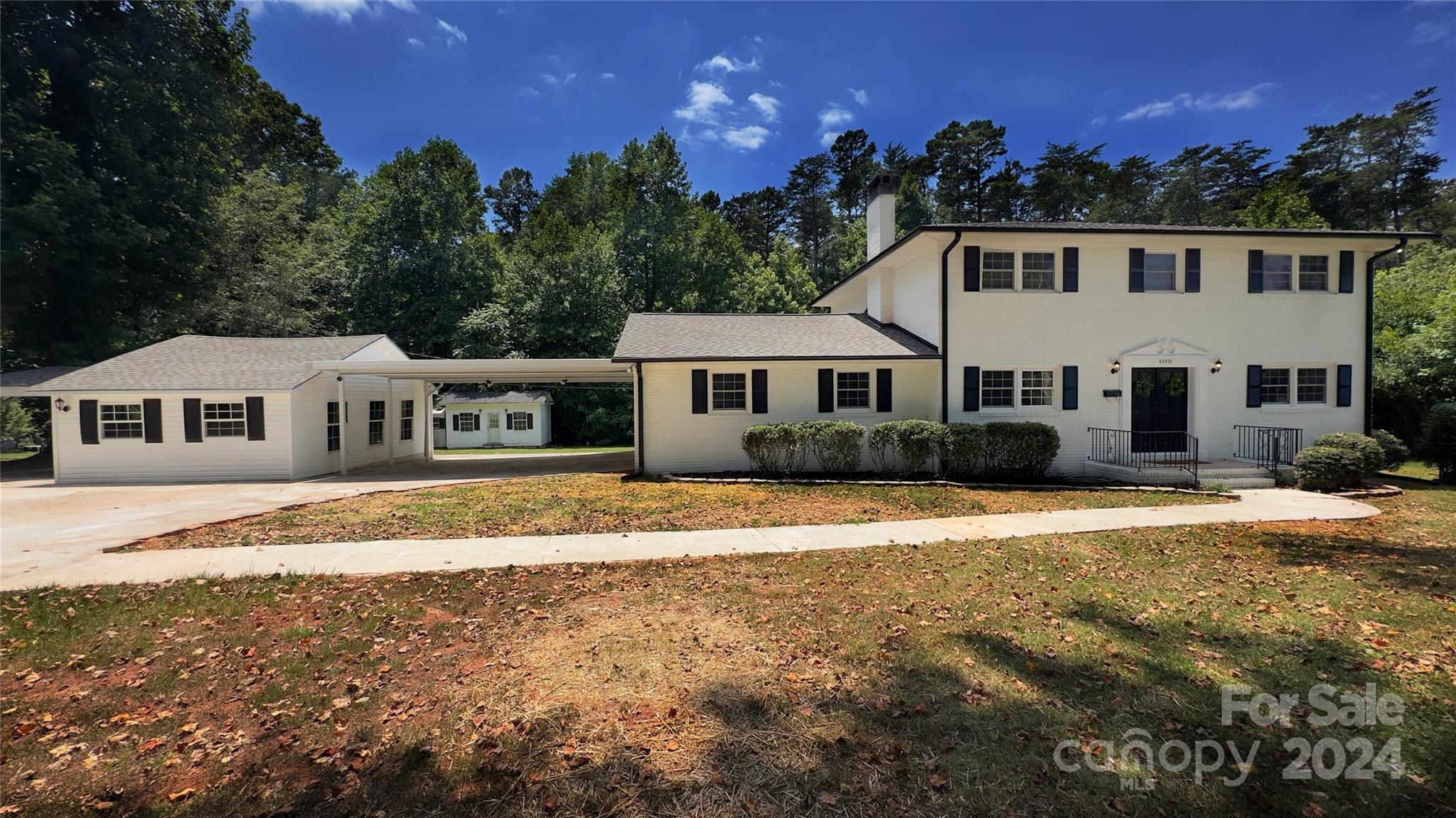Field Rd, New London, NC 28127