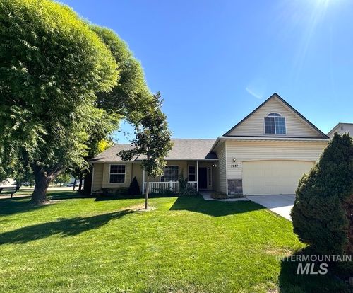 2237 W Lake Pointe Ct, Nampa, ID, 83651-8178 | Card Image
