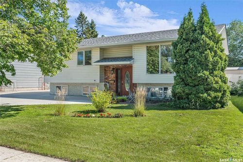 1007 Woodman Cres, Prince Albert, SK, S6V6L5 | Card Image