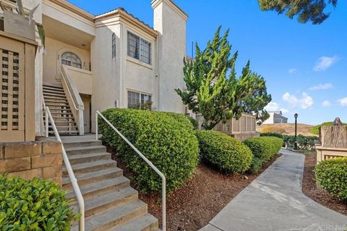 223-740 Breeze Hill Rd, Vista, CA, 92081-4313 | Card Image