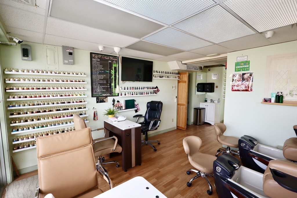 Commercial Lease in Burlington 2
