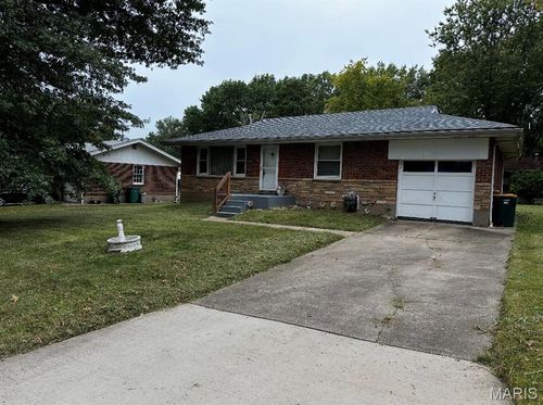 9631 Griffin Dr, Saint Louis, MO, 63137-1355 | Card Image