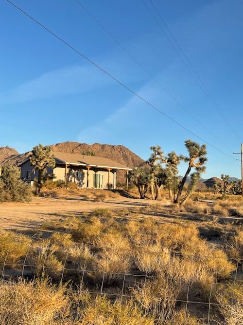 11328 Kinard Rd, Yucca, AZ, 86438 | Card Image