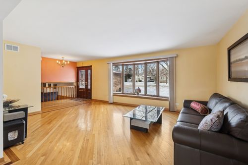 10033 S 87th Ave, Palos Hills, IL, 60465-1108 | Card Image