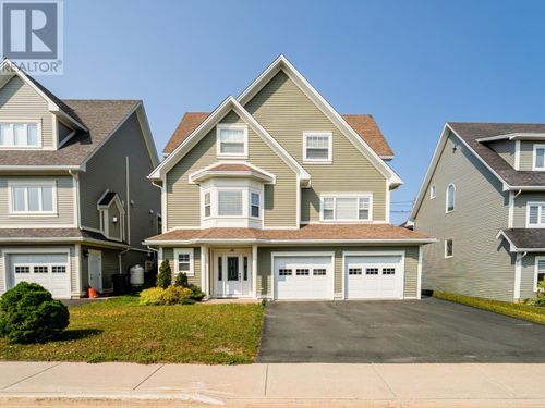38 Blade Cres, House with 3 bedrooms, 4 bathrooms and null parking in Mount Pearl NL | Card Image