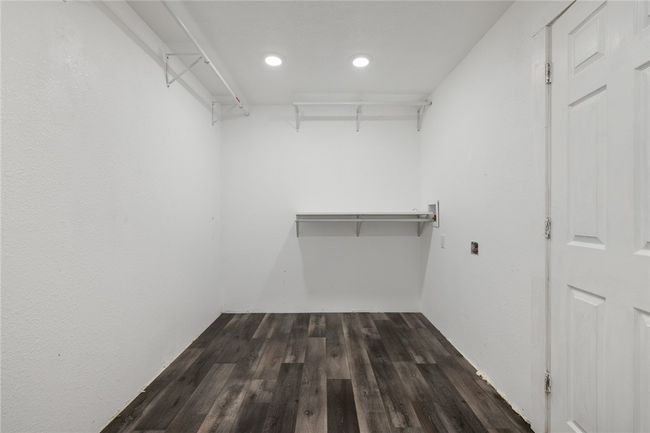 Primary Closet | Image 23
