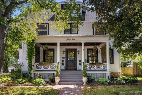 39 Spalding St, Lockport, NY, 14094-4507 | Card Image