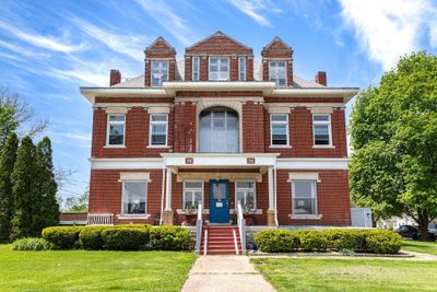 908 S Washington, House other with 6 bedrooms, 2 bathrooms and null parking in Marion IN | Image 1