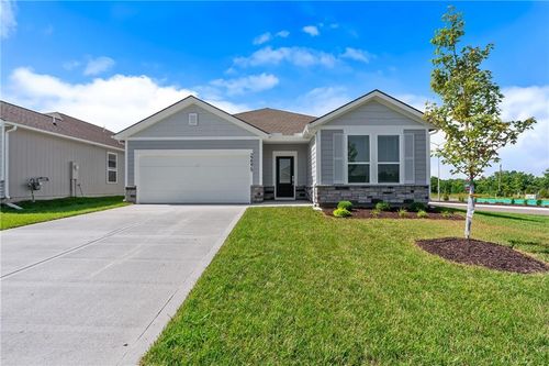 22575 W 214th Ter, Spring Hill, KS, 66083 | Card Image