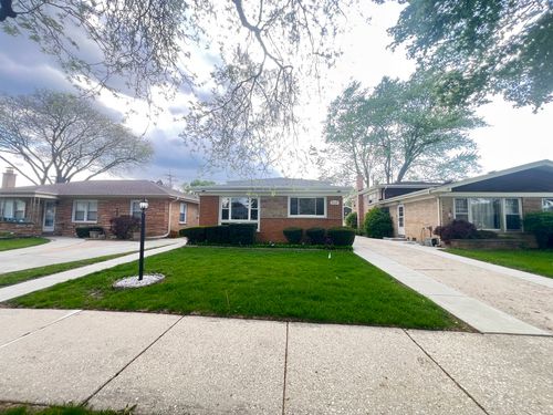 9220 Luna Ave, Morton Grove, IL, 60053-1542 | Card Image