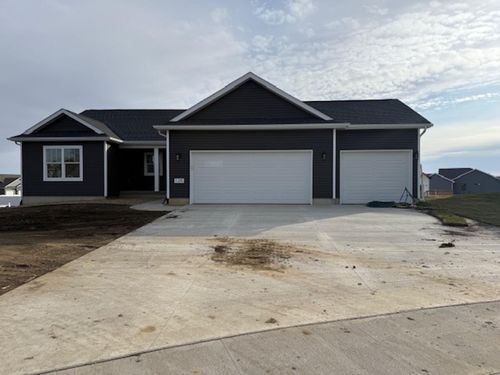 125 Sunbird Ct, Waterloo, IA, 50701-1205 | Card Image