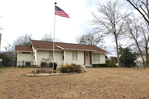 103 Davis Dr, Aberdeen, MS, 39730-2909 | Card Image