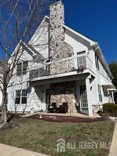 83 Des Moines Ct, Tinton Falls, NJ, 07712-3171 | Card Image