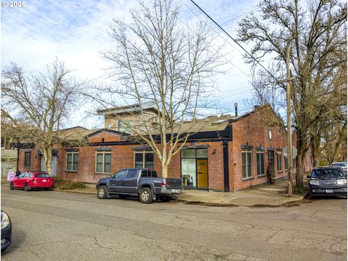 2777 Nw Savier St, Portland, OR, 97210-2415 | Card Image