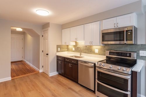 1-19 Hoyle St, Norwood, MA, 02062-3226 | Card Image