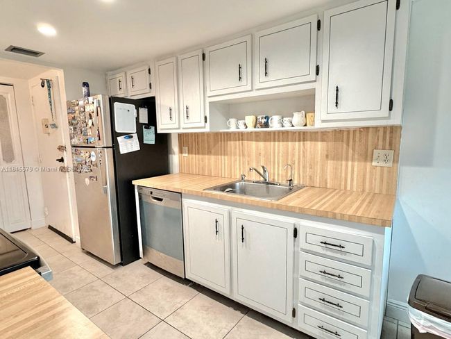 APT-712 - 1100 Saint Charles Pl, Condo with 2 bedrooms, 2 bathrooms and null parking in Pembroke Pines FL | Image 24