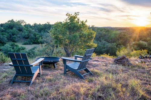 7275 Creek Rd, Dripping Springs, TX, 78620-5472 | Card Image