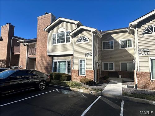 10919 Vauxhall Dr, Saint Louis, MO, 63146-5579 | Card Image