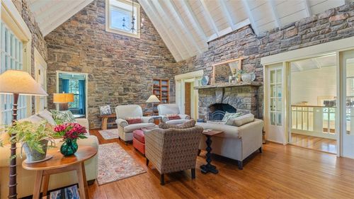 21701 Mount Gaylor Pt, Winslow, AR, 72959-9240 | Card Image
