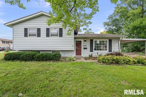 908 Hillside Dr, Bettendorf, IA, 52722-2942 | Card Image