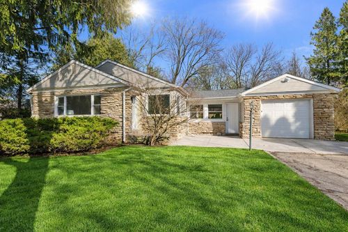 8424 N Fox Croft Lane, Fox Point, WI, 53217 | Card Image