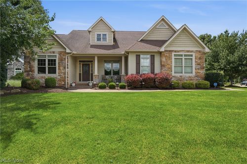 1070 Wedgefield Ct Ne, North Canton, OH, 44720-8299 | Card Image