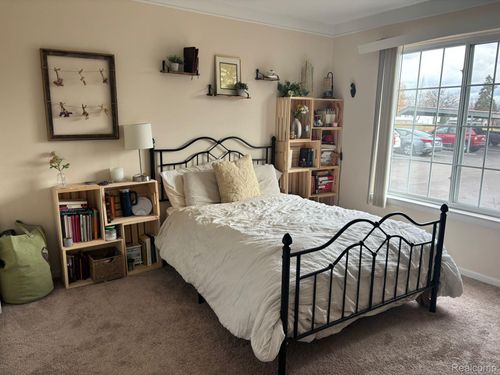 2-433 Fox Hills Drive Drive S, Bloomfield Hills, MI, 48304 | Card Image