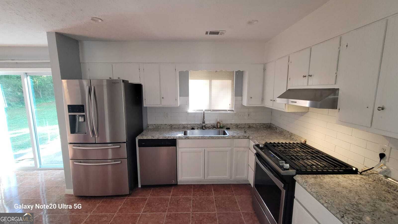 Residential Lease in Riverdale 4