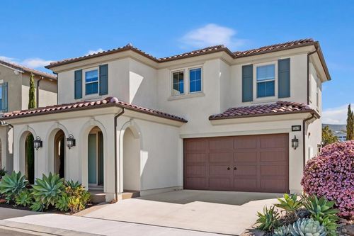 7347 Circulo Ronda, Carlsbad, CA, 92009-8555 | Card Image