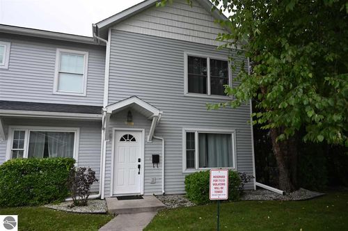 713 D Lake Ave, Traverse City, MI, 49684-3282 | Card Image